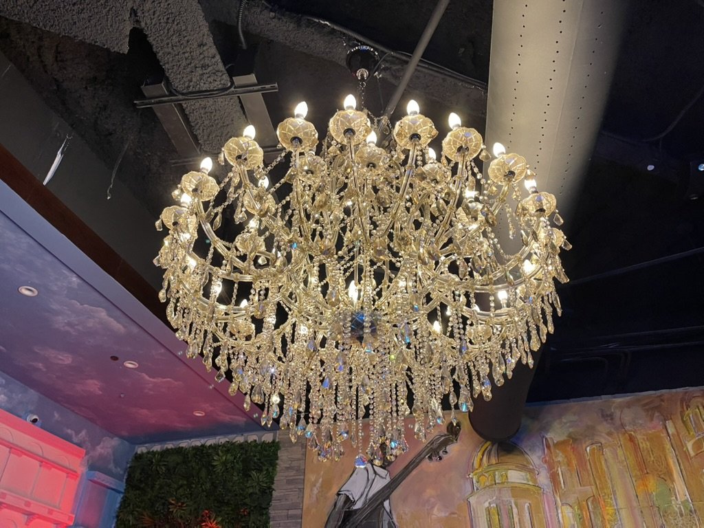 Restaurant Showpiece